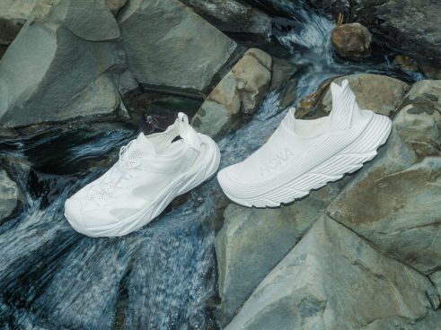HOKAから環境に配慮した無染色モデル「LOW CHROMA PACK」が登場