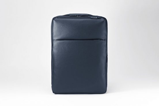 日本製ならではの仕立ての良さを併せ持つace.「ガジェタブル DP2」