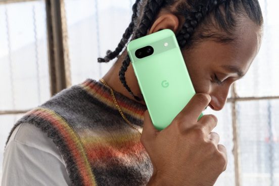 「Pixel 8a」、上位モデルとの性能比較で大善戦！ やはりお買い得です