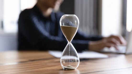 目まぐるしい「タイパ時代」に取り残されるなっ！ 15分のスキマ時間があったら、あなたは何をする？