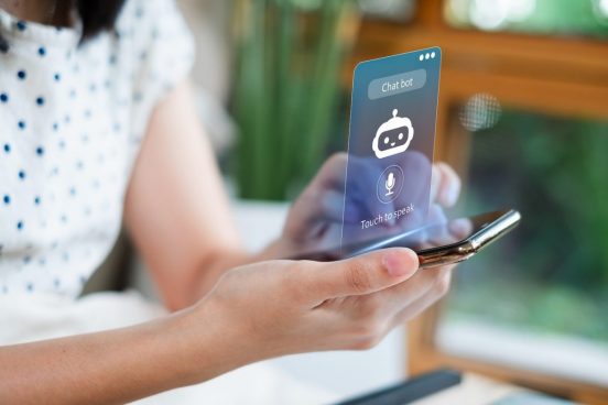 ChatGPTが仕事以外でも頼りになる？生成AIの暮らしにおける意外な使い道と注意点