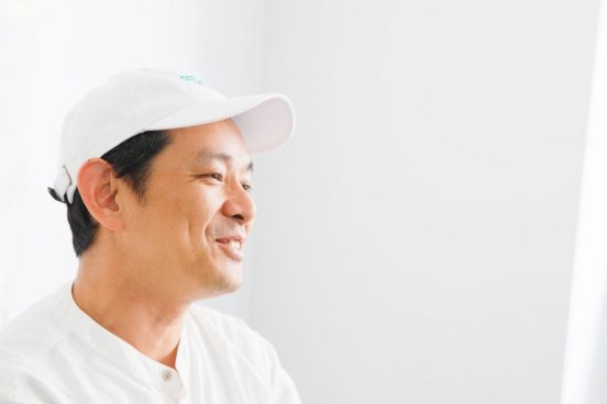 カレー研究家 水野仁輔氏が構想11年で送り出した“カレーをシステムで理解する”本の中身とは？