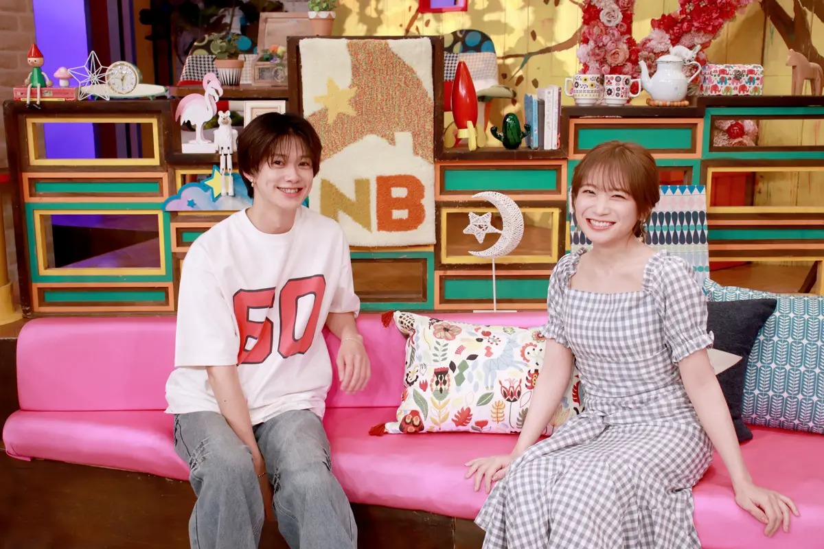 小川史記×秋元真夏インタビュー「まなっちゃんが入ってよりアットホームな空気感に」「素で楽しめているのでありがたい」『よるのブランチ』