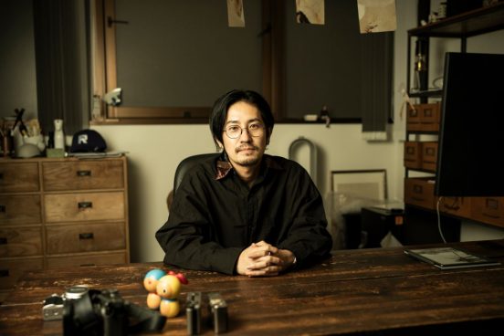 アートディレクター・山崎晴太郎「マイナスの経験でもすべてがデザインの思考のプラスになっていく」連載『余白思考デザイン的考察学』第2回