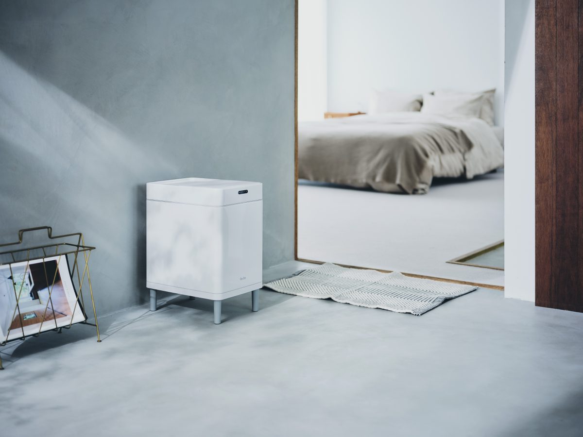 タッチレス開閉に除菌・脱臭も！ 空間に溶け込むスマートダストボックス 「Re・De Bin（リデビン）」