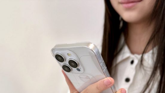 極薄素材を折り紙のように折る！ スマホに貼らない保護フィルムケース「スマハラ」
