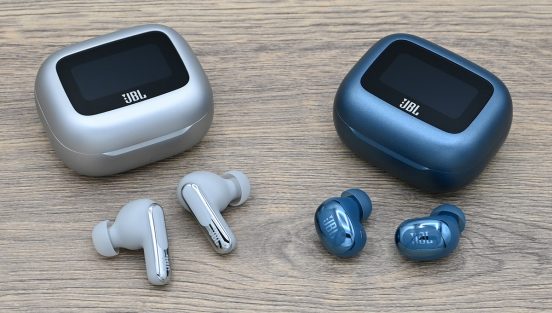 JBLの完全ワイヤレスイヤホン「LIVE BEAM 3」「LIVE BUDS 3」はどっちを選ぶべき？似てるけど音は違う！