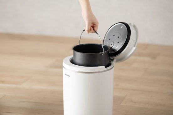 フライパンのコーティング技術を使用！ アイリスオーヤマ、水タンクに汚れが付きにくく手入れが簡単な「スチーム式加湿器」を発売