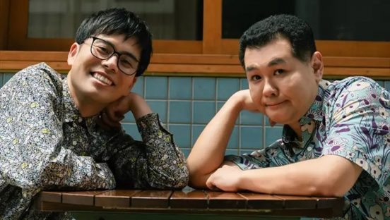 ザ・パンチの1stデジタル写真集「砂漠でラクダに抱かれて」発売　撮影はかが屋・加賀翔【コメントあり】