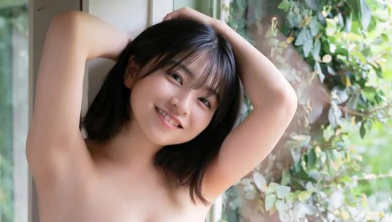 アプガ（2）佐々木ほのか、青春感たっぷりのチューブトップビキニ姿披露【独占カット】