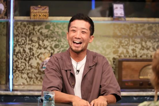 瑛人がカラオケで「香水」をリクエストされたときの“ベストな対応”を明かす　注射が苦手エピソードも『酒のツマミになる話』