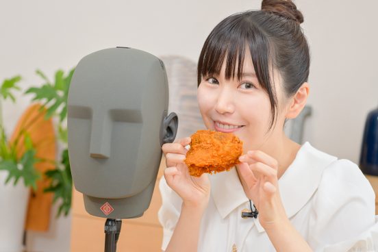 ASMRレーベルを主宰する声優・小岩井ことりが、ケンタッキーフライドチキンの咀嚼音を収録してみた！