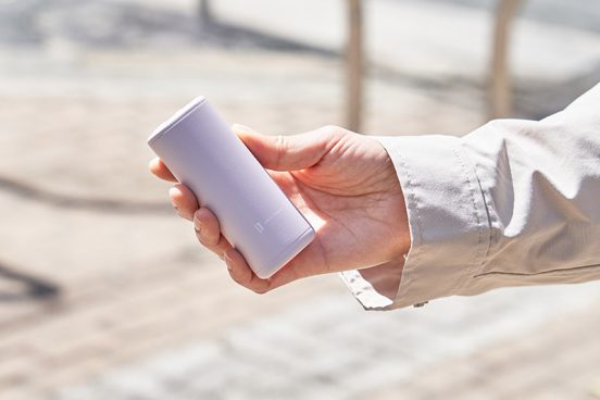 夏なのにカイロ？モバイルバッテリーにも早変わりする、スリムな防災グッズ
