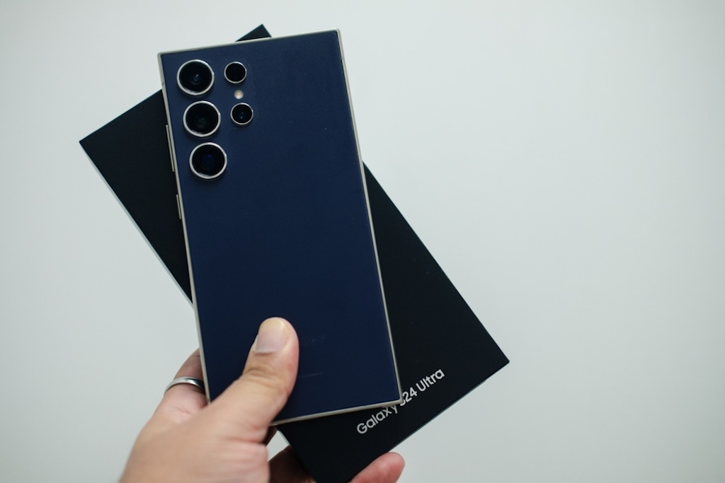 次期「Galaxy S25 Ultra」、ライバルの最上位モデルより薄くて軽くなる可能性が浮上！