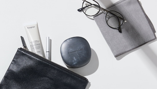 プラズマクラスターで髪を守る！ シャープからどこでも使えるモバイルヘアブラシ「Smoome」登場