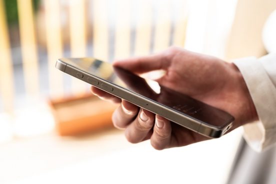 「iPhone 16 Pro」シリーズ、5G通信速度が最大26%アップ！