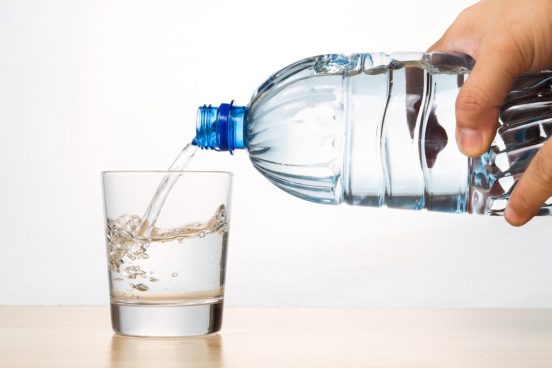 水道水はペットボトルの水より安全!? 海外の研究者が指摘する理由とは