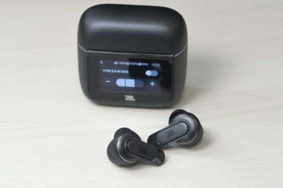完全ワイヤレスイヤホン人気モデルの後継機、LDAC対応など進化したJBLのフラッグシップ「JBL TOUR PRO 3」