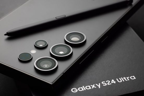 次期「Galaxy S25 Ultra」のダミーモデルが登場！ 持ちやすさは…