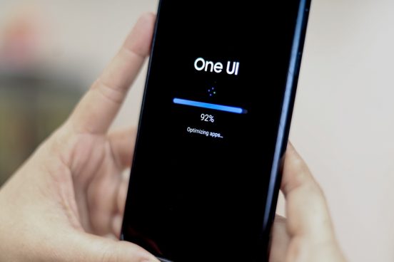 次期「Galaxy S25 Ultra」と「One UI 7」を組み合わせた予想画像が登場！ iPhoneにそっくり!?