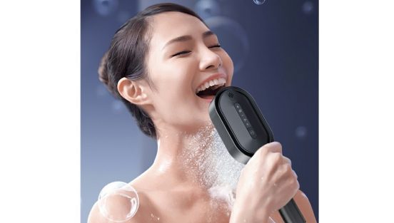 浴室をカラオケルームに変えるマイク付きシャワーヘッド「MeloShower」