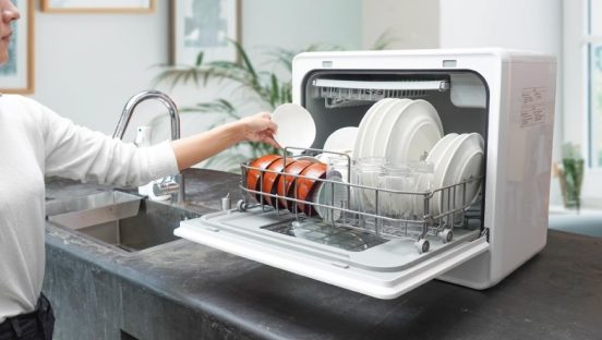 工事不要！ 設置するだけですぐ使えるタンク式食洗器「ラクア ファミリーワイド」