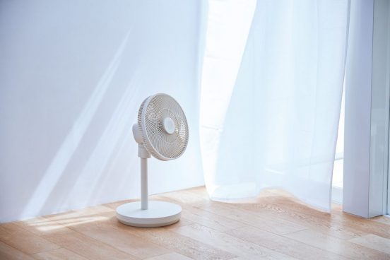使わない時さえも快適。持ち運びラクラク、レコルト「コードレス サーキュレーション扇風機」