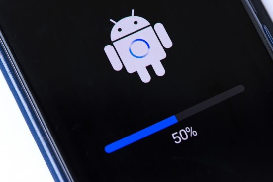 次期「Galaxy S25」シリーズ、「シームレスアップデート」に対応する可能性が浮上！