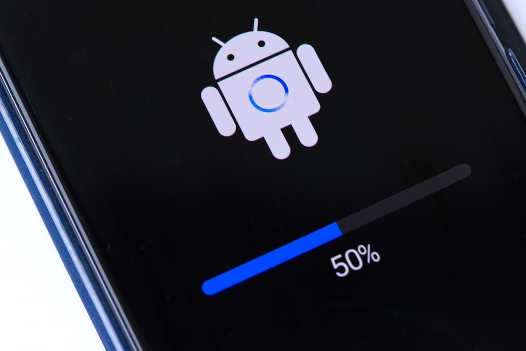 次期「Galaxy S25」シリーズ、「シームレスアップデート」に対応する可能性が浮上！