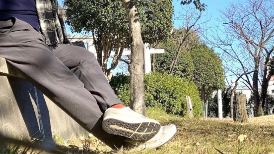 無印良品の「防風裏起毛パンツ」が便利！ 外ではしっかり防寒できて、室内でも快適に過ごせる！