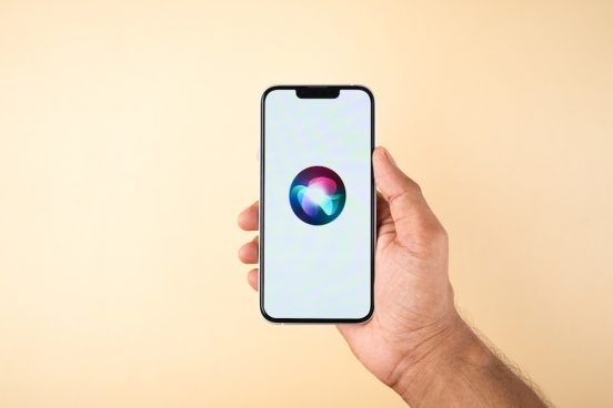 アップル、検索などでアマゾンのAIチップを使っていた！