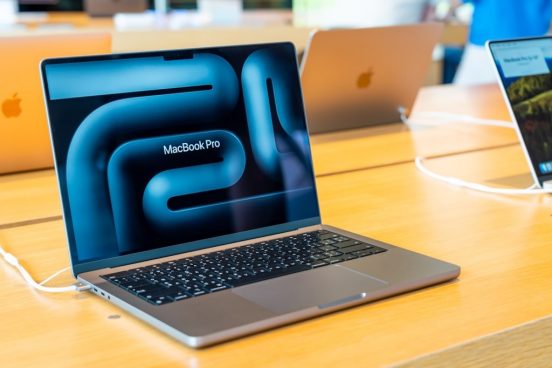 「MacBook Pro」、有機ELディスプレイを搭載したらノッチが消える!?