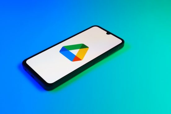 Android版「Googleドライブ」、画像を自動で高画質化する新機能を展開！