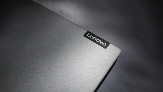 レノボ、「巻き取り式ノートPC」をついに製品化!? 画面が本当に伸びるみたい