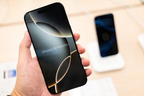 「ベゼルなしiPhone」の開発が難航！ アップルはどんな画面を目指しているのか？