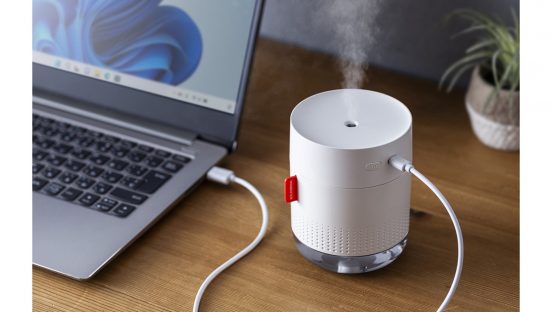 24時間加湿したい人に！ デスクでも枕元でも使えるバッテリー内蔵のUSB充電式加湿器