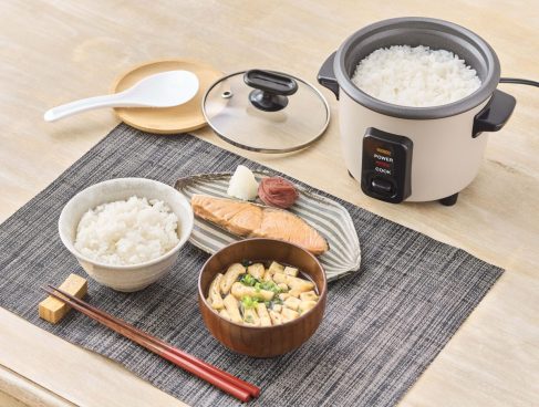 一人暮らしはこれでいい！ 3000円台で最大炊飯量1.5合の「コンパクト炊飯器」登場