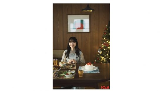 乃木坂46一ノ瀬美空、透け感ワンピで笑顔はじけるクリスマスグラビア【独占カット】