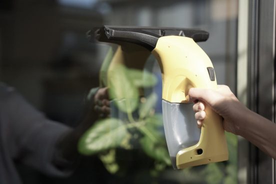 ケルヒャーの「窓用バキュームクリーナー」で窓掃除の効率が爆アガりした