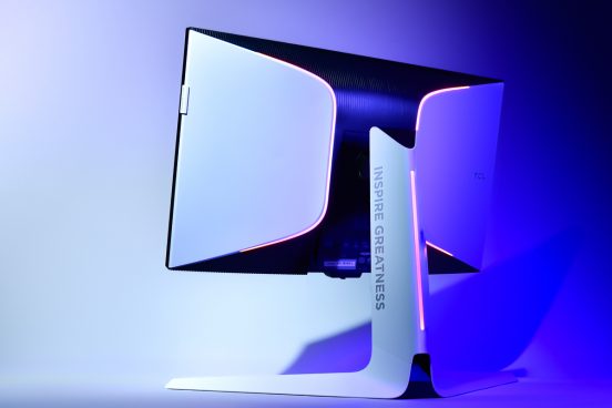 ディスプレイは”Mini LED+量子ドット”の時代に。ゲーム以外も1台でカバーするTCL「27R73Q」「27R83U」の魅力とは？