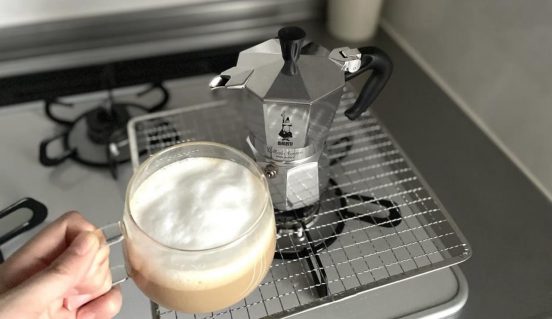 初心者でも簡単に「美味しいカフェラテ」が淹れられる直火式エスプレッソマシンで、QOLが爆上がりした話