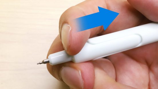 持ち替え不要！ 押さずに引いて芯を出すシャープペンシル「トプルS」の小粋な工夫とは？