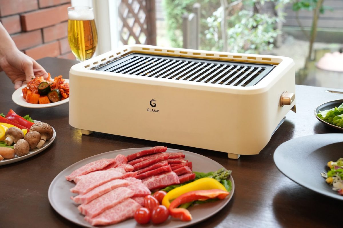 煙を気にせず焼肉できるぞ！ クラファンで約5000万集めた「GLAMP. 超少煙グリル」