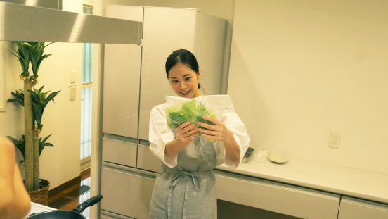「野菜は切らずに砕くもの」手間を減らして気持ちイイ三菱冷蔵庫の「新たな冷凍スタイル」