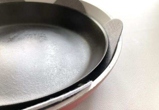 「フライパン保護シート」で食器の傷付きが激減！ 500円以下で買えて、これは最高では…