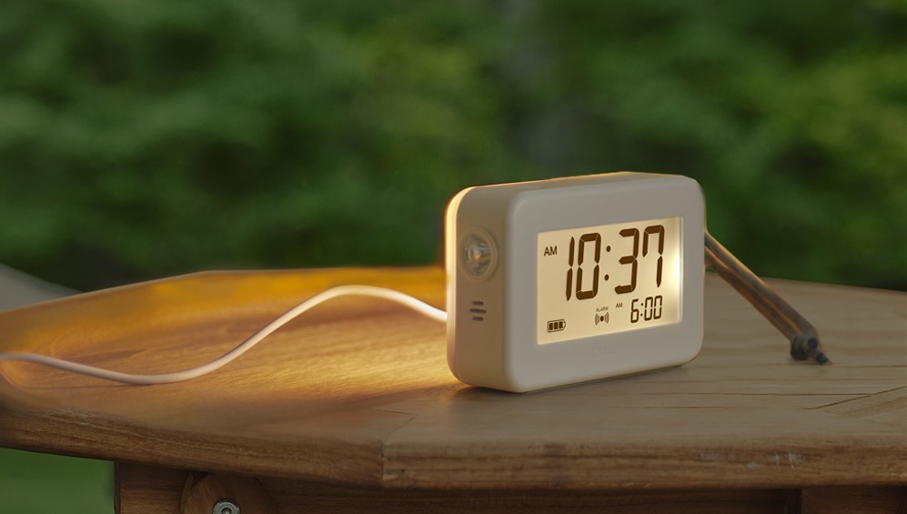 【備えない防災】ランタンや懐中電灯としても使えるデジタル時計「LANTERNCLOCK」