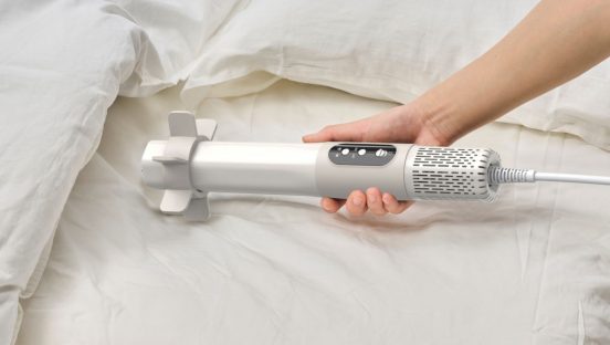 ドライヤーのように手軽に使える！ ドウシシャのふとん乾燥機「ふとんジェットヘキサゴン」