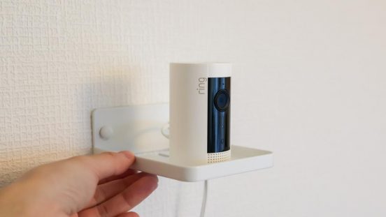 本当に買ってよかった！ 山崎実業「見守りカメラ用ラック」は室内カメラをどこにでも置けるようになる