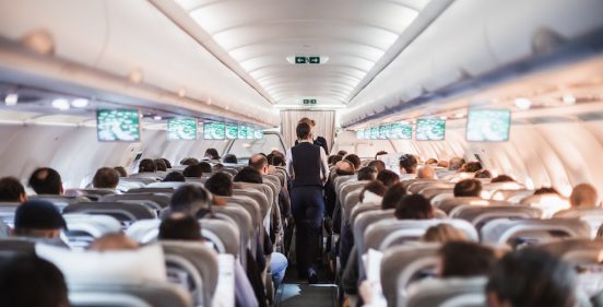 飛行機で「最も厄介な乗客」はどのクラス？ 海外の客室乗務員が驚きの実態を明かした