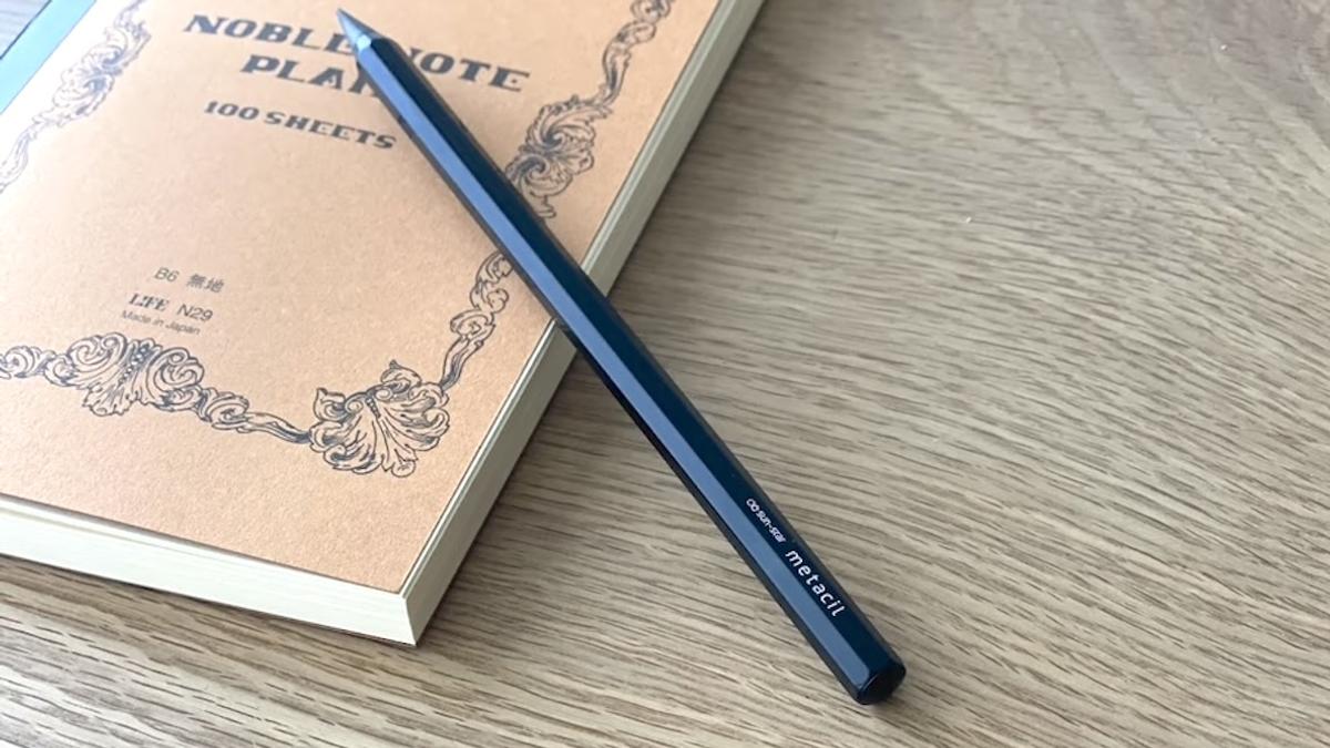 サンスターの「メタシル」で鉛筆削りやめました。削らなくていいのって、こんなに快適だったんだ